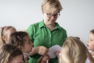 První výplatu oplakala. Bývalá učitelka popsala nedostatky ve školách - Seznam Zprávy